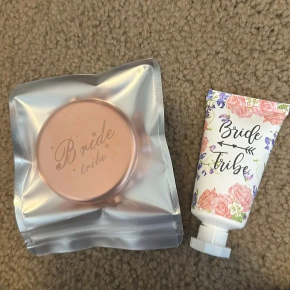 Bridesmaid Kit - Picture 2 of 3